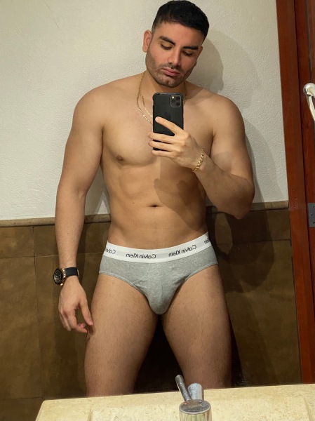 Male_LatinoXXL photo